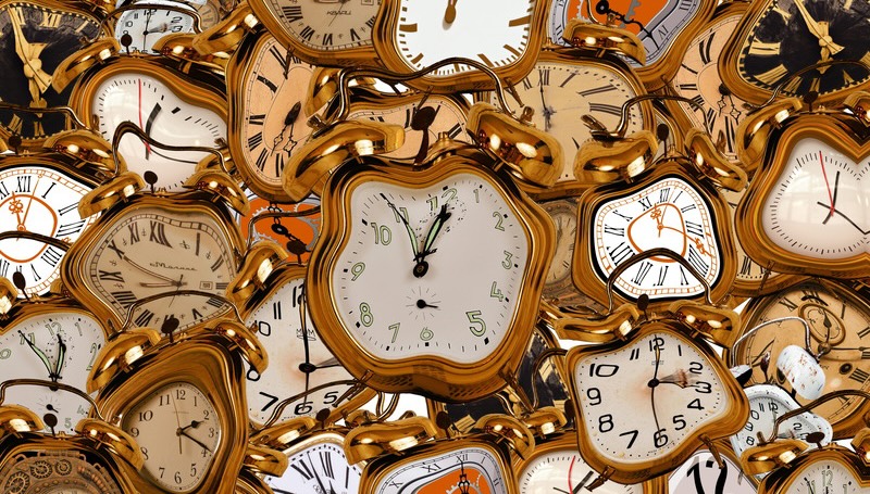 Reclaiming Time That Slips Away: A Poetics That Upends Linear Time